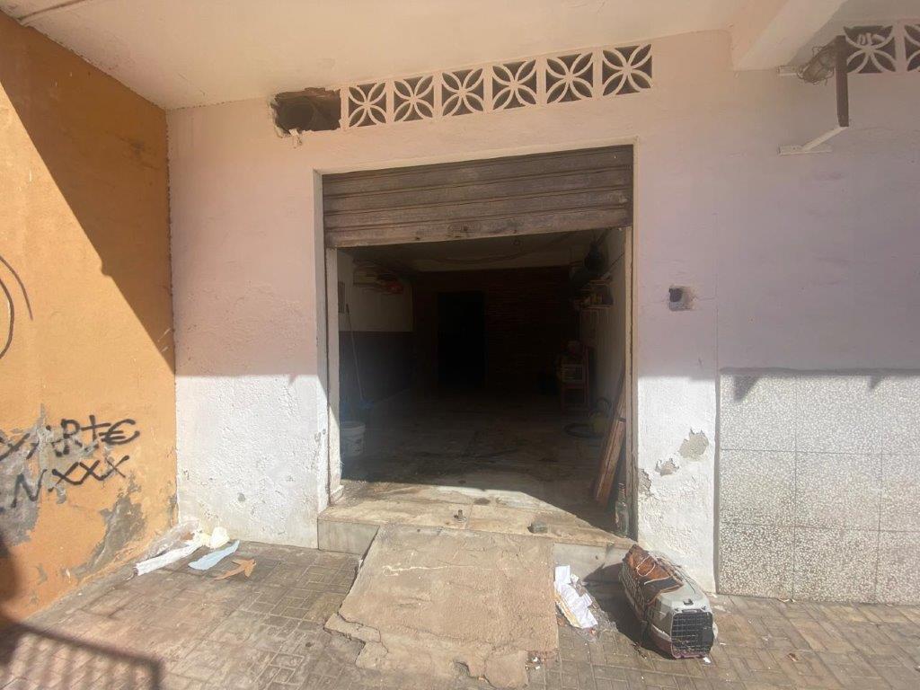 LOCAL COMERCIAL EN MIRAFLORES CON POSIBILIDAD DE CONVERTIR A - foto 3