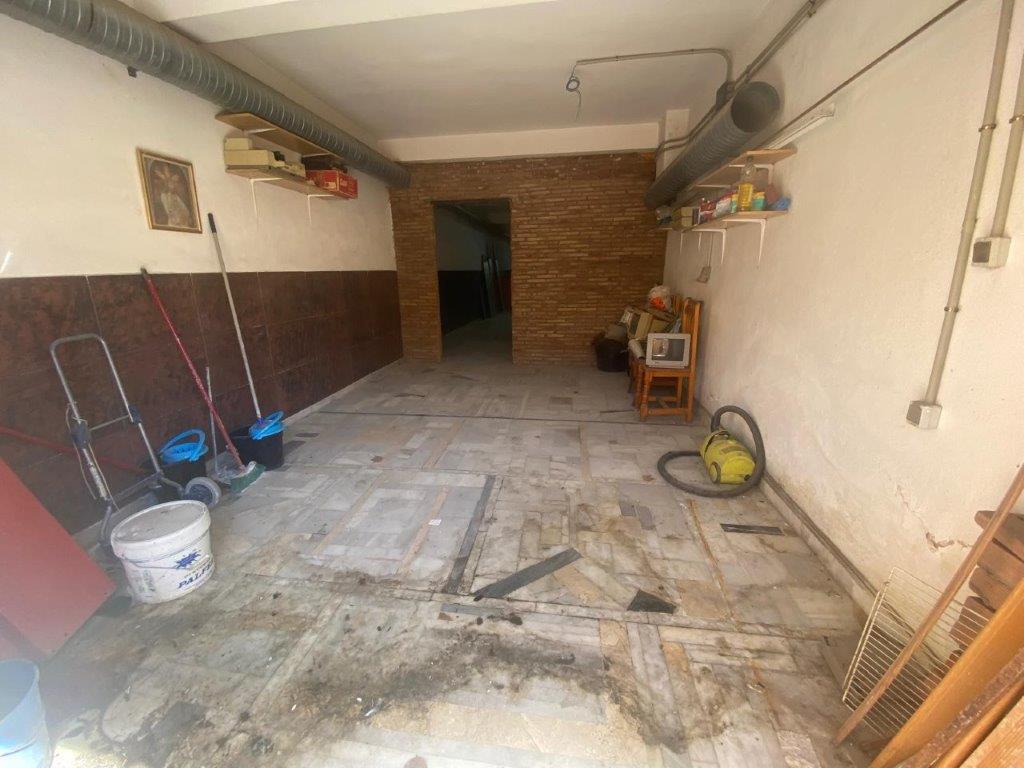 LOCAL COMERCIAL EN MIRAFLORES CON POSIBILIDAD DE CONVERTIR A - foto 4