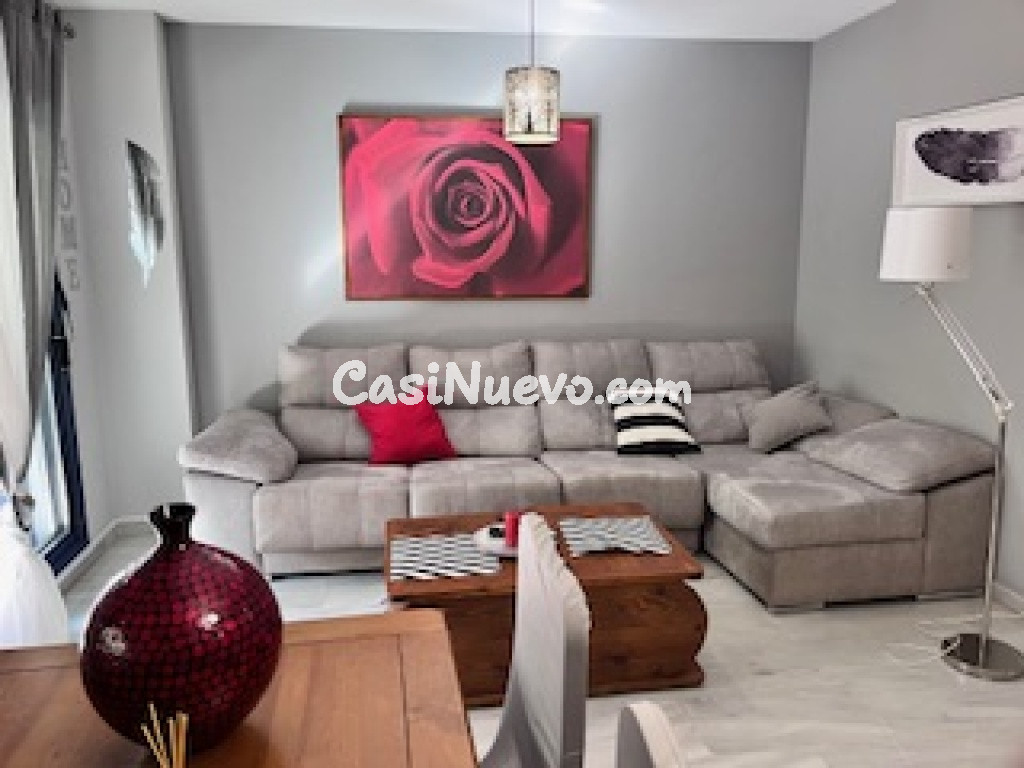 ESPECTACULAR PISO AMPLIO Y LUMINOSO CON TERRAZA, GARAJE Y TRASTERO