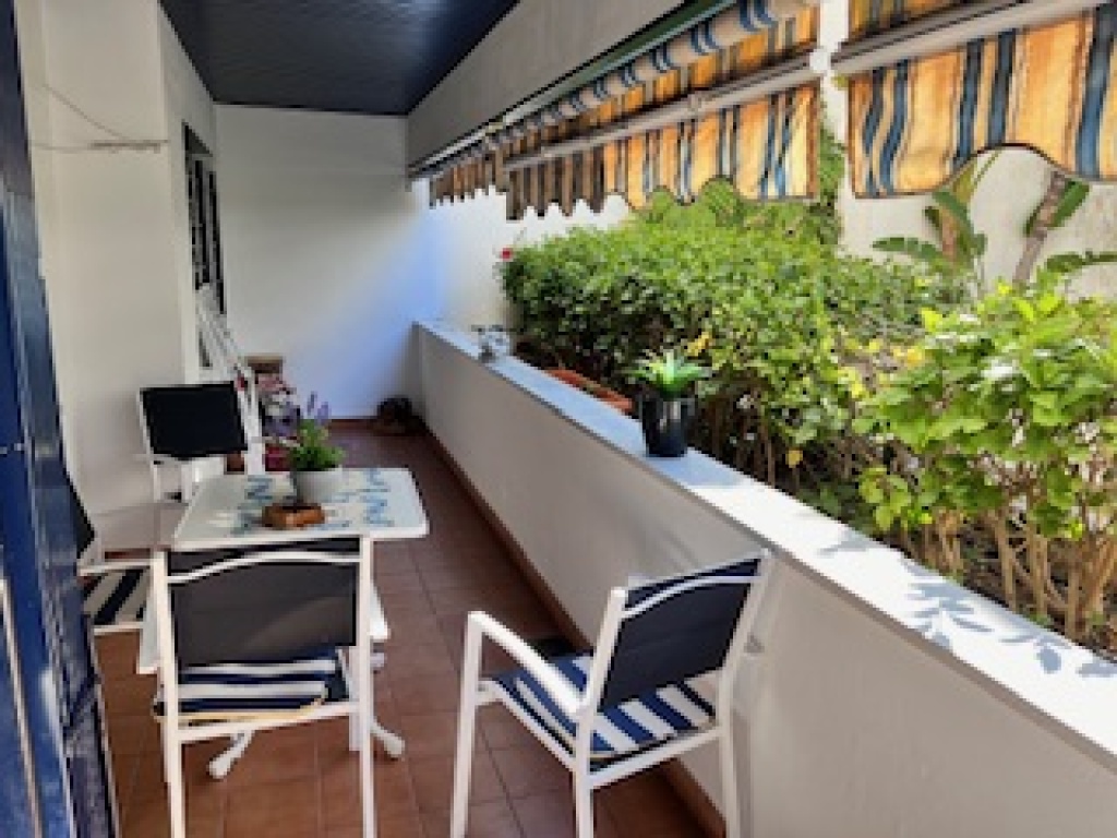 ESPECTACULAR PISO AMPLIO Y LUMINOSO CON TERRAZA, GARAJE Y TR