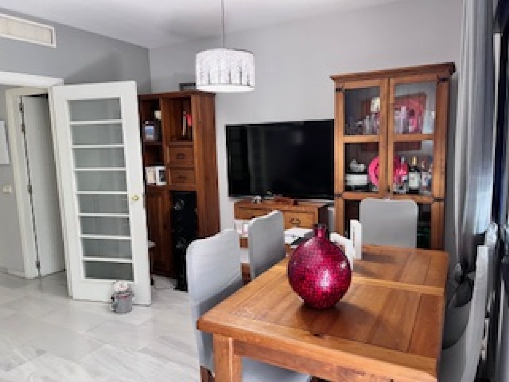 ESPECTACULAR PISO AMPLIO Y LUMINOSO CON TERRAZA, GARAJE Y TR - foto 10