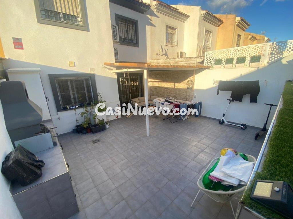 ESPECTACULAR CHALET PAREADO EN ESQUINA EN INTELHORCE, MÁLAGA