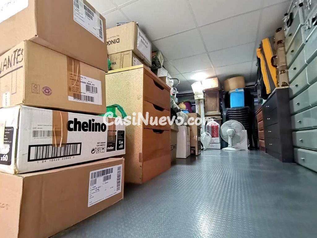 ¡LOCAL - ALMACÉN EN CARLOS HAYA! CERCA DEL HOSPITAL