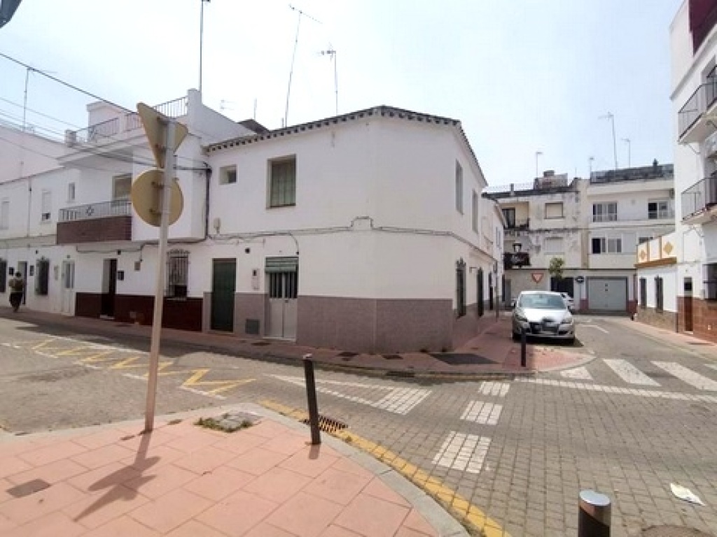 ¡INVERSORES! CONJUNTO DE 3 CASAS CON ENCANTO EN EL CORAZÓN D - foto 3