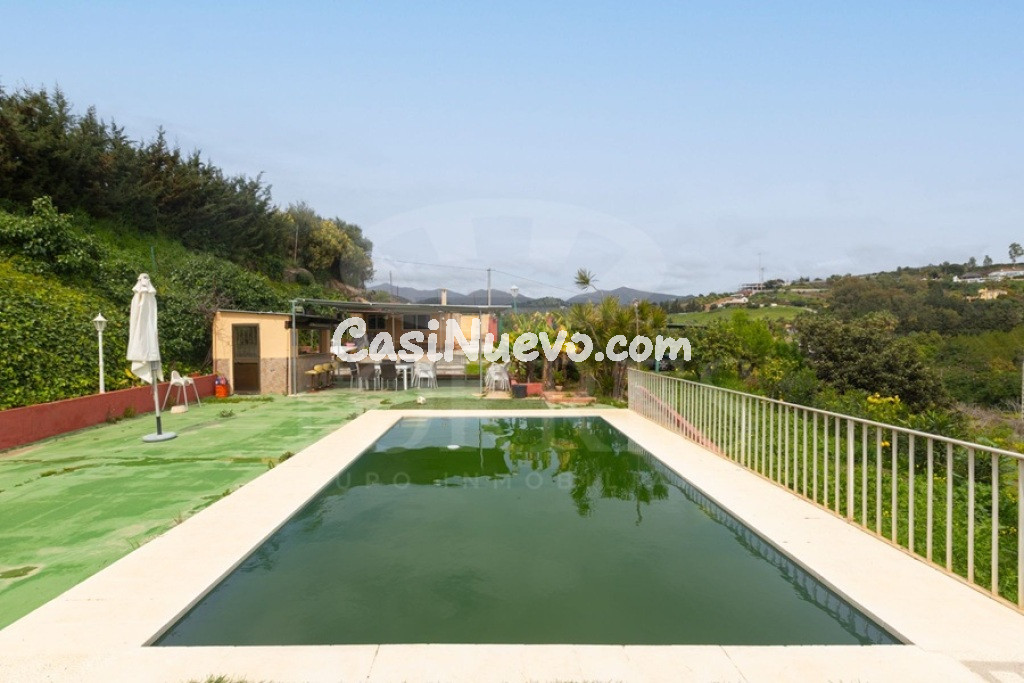 ENCANTADORA FINCA CON UNA CASITA MUY ACOGEDORA, ¡VENGA A VERLA!