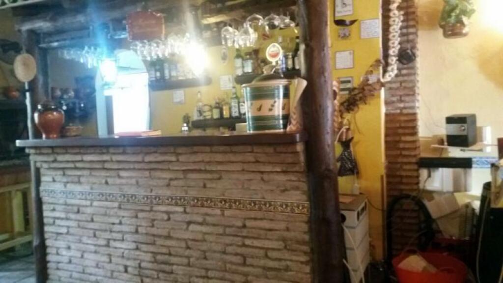 MARAVILLOSA TABERNA CON UN ESTILO ANDALUZ, ACOGEDORA Y AMPLIA