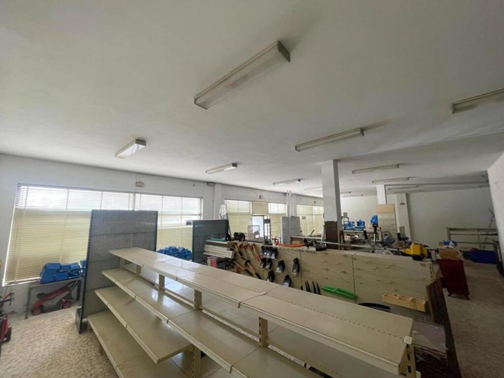 ¡INVERSORES, OPORTUNIDAD EN PLENO CENTRO DE ESTEPONA! NO LO  - foto 16