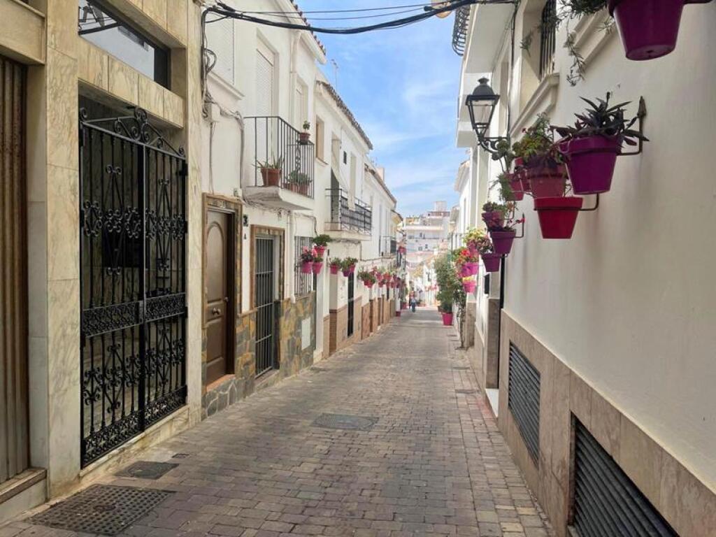¡INVERSORES, OPORTUNIDAD EN PLENO CENTRO DE ESTEPONA! NO LO  - foto 18