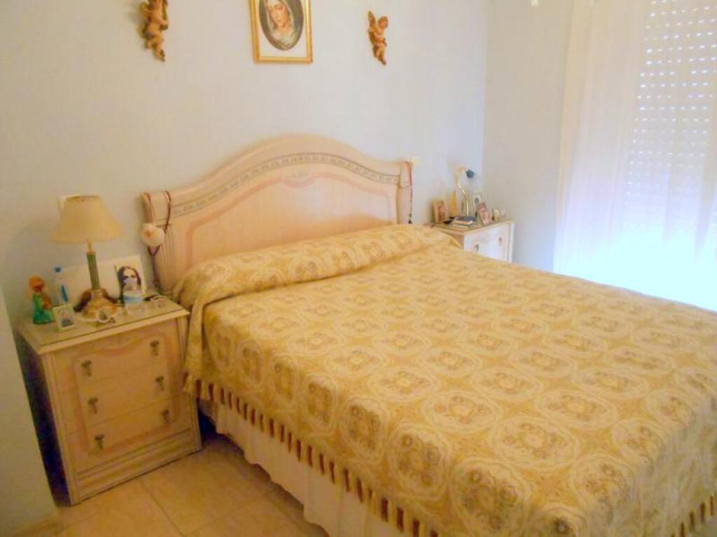 MARAVILLOSA CASA ADOSADA CON ESTUPENDO  PATIO ANDALUZ - foto 10