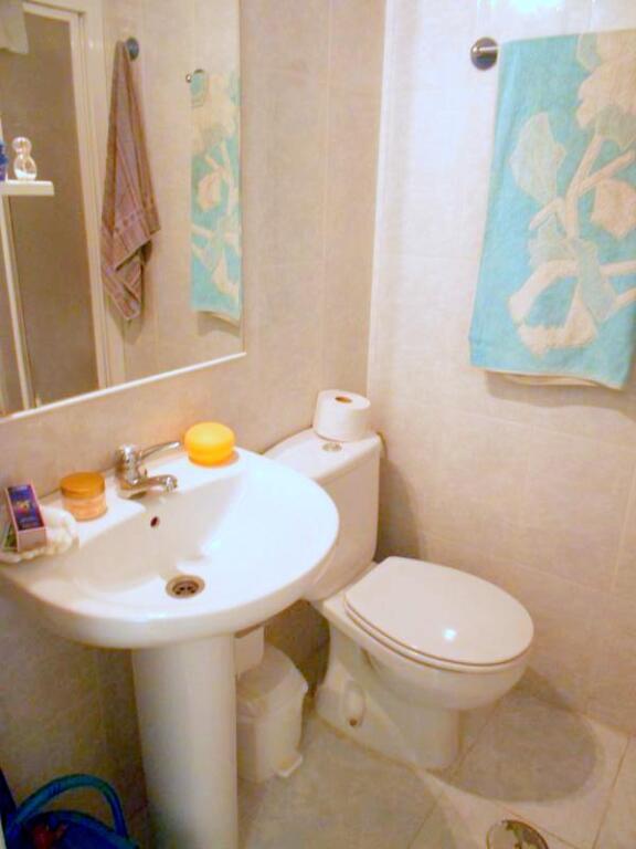 MARAVILLOSA CASA ADOSADA CON ESTUPENDO  PATIO ANDALUZ - foto 13