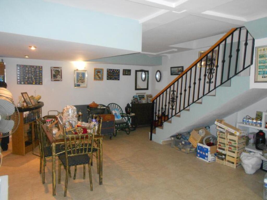 MARAVILLOSA CASA ADOSADA CON ESTUPENDO  PATIO ANDALUZ - foto 14