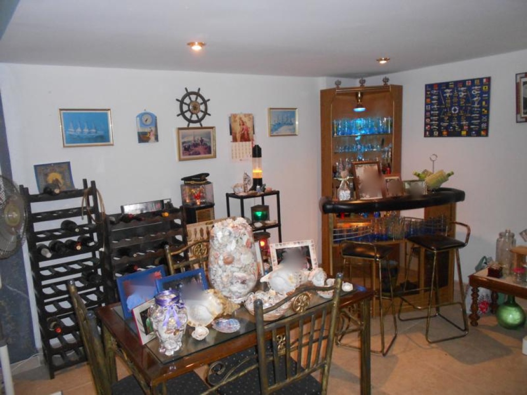 MARAVILLOSA CASA ADOSADA CON ESTUPENDO  PATIO ANDALUZ - foto 15