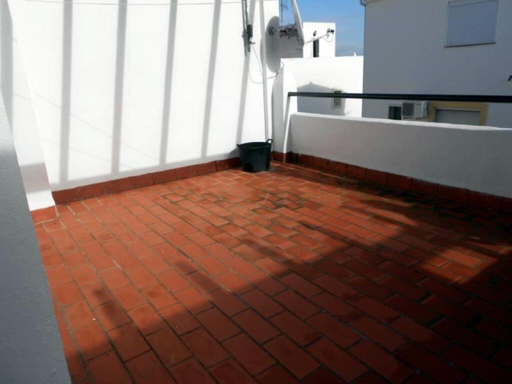 MARAVILLOSA CASA ADOSADA CON ESTUPENDO  PATIO ANDALUZ - foto 18