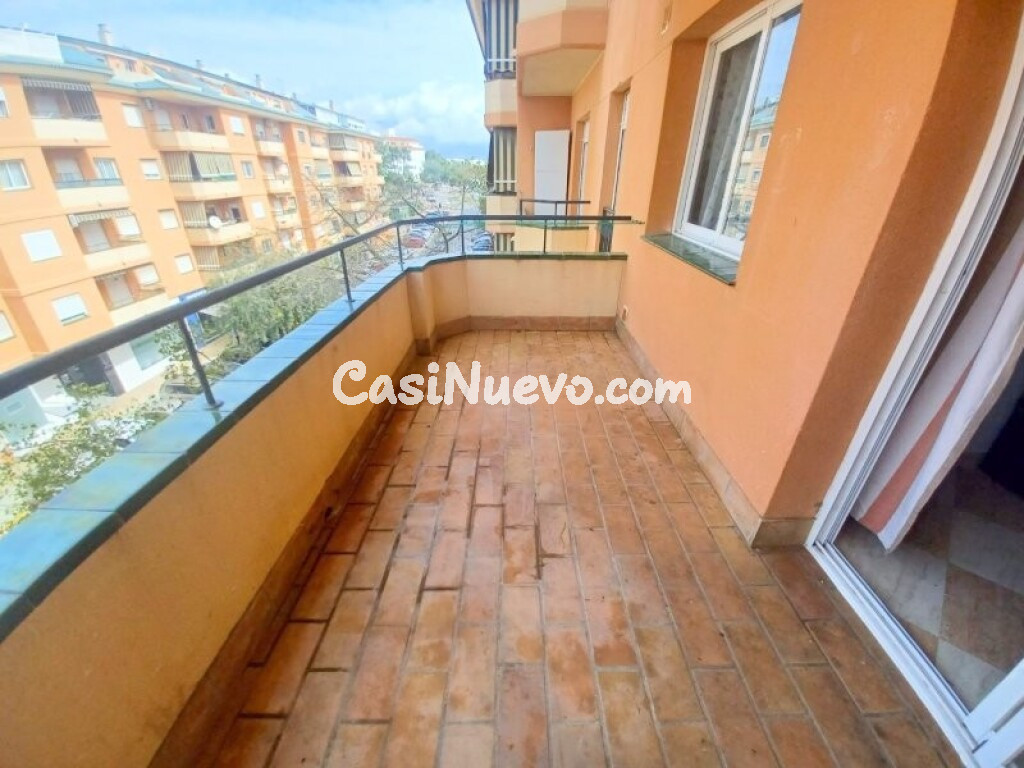 ESTUPENDO PISO EN VENTA EN CENTRO DE SABINILLAS.
