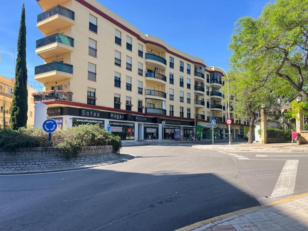 EN VENTA LOCAL COMERCIAL EN INMEJORABLE LOCALIZACION EN ESTE - foto 5