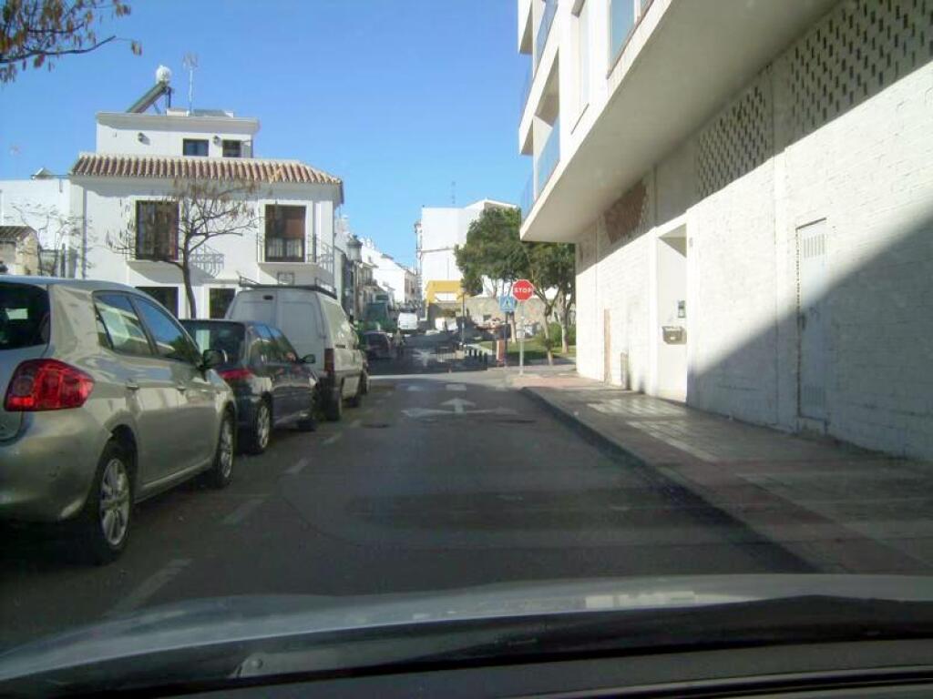 LOCAL EN BRUTO EN UNA BUENA ZONA DE PASO MUY TRANSITADA… - foto 3