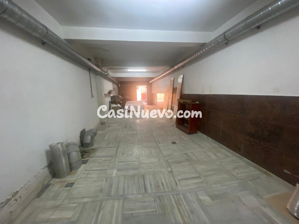 LOCAL COMERCIAL EN MIRAFLORES CON POSIBILIDAD DE CONVERTIR A VIVIENDA