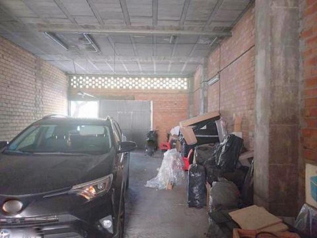 SE VENDE LOCAL COMERCIAL EN BRUTO CON UNA UBICACIÓN EXCELENT - foto 12
