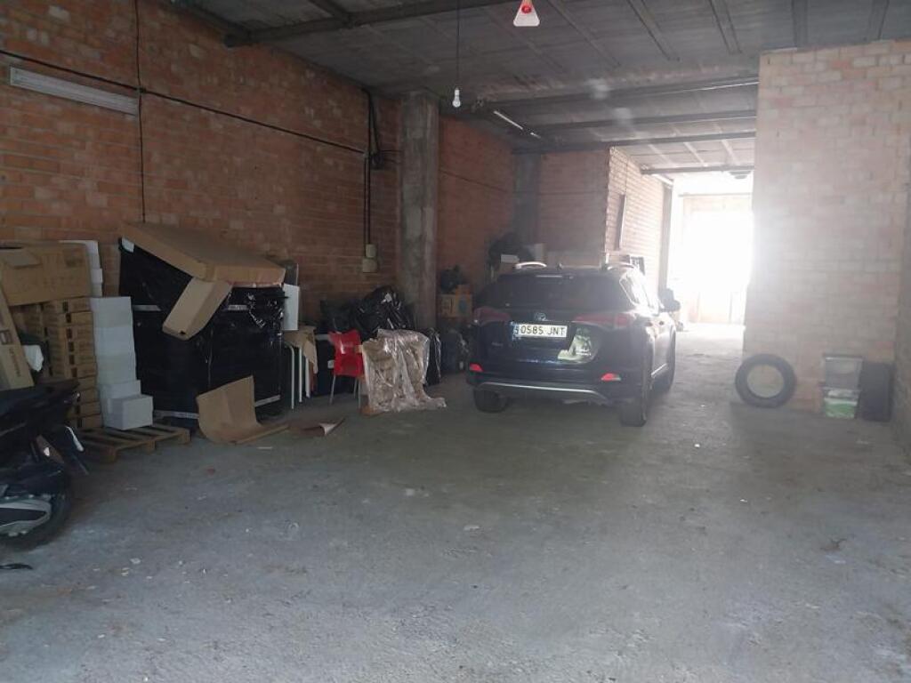 SE VENDE LOCAL COMERCIAL EN BRUTO CON UNA UBICACIÓN EXCELENT - foto 15