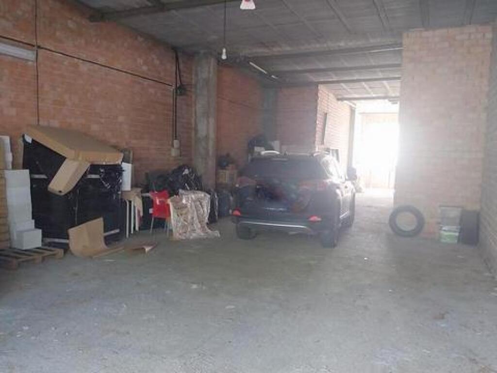 SE VENDE LOCAL COMERCIAL EN BRUTO CON UNA UBICACIÓN EXCELENT - foto 18