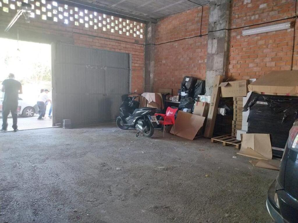 SE VENDE LOCAL COMERCIAL EN BRUTO CON UNA UBICACIÓN EXCELENT - foto 21
