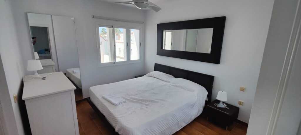 EN VENTA ESPECTACULAR CASA ADOSADA EN MARINA DE CASARES. - foto 5