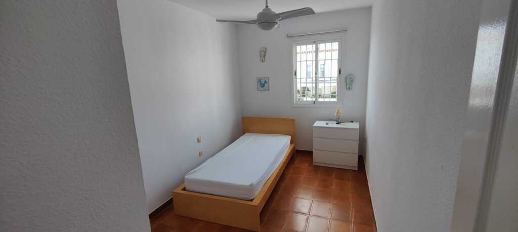 EN VENTA ESPECTACULAR CASA ADOSADA EN MARINA DE CASARES. - foto 6