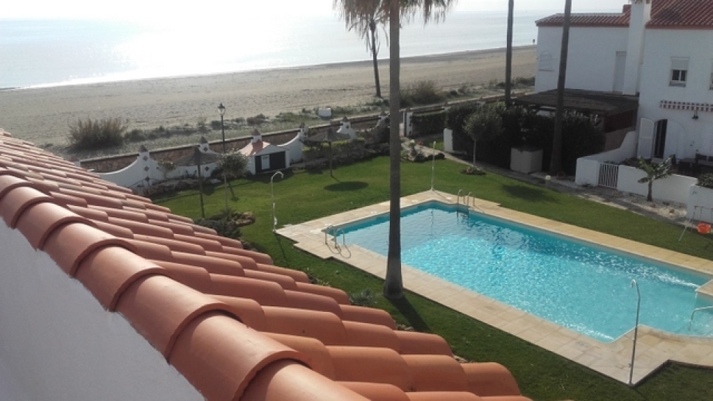 EN VENTA ESPECTACULAR CASA ADOSADA EN MARINA DE CASARES. - foto 21