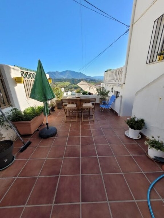 ESPECTACULAR ADOSADO DE 3 DORMITORIOS EN VENTA EN MANILVA PU - foto 11