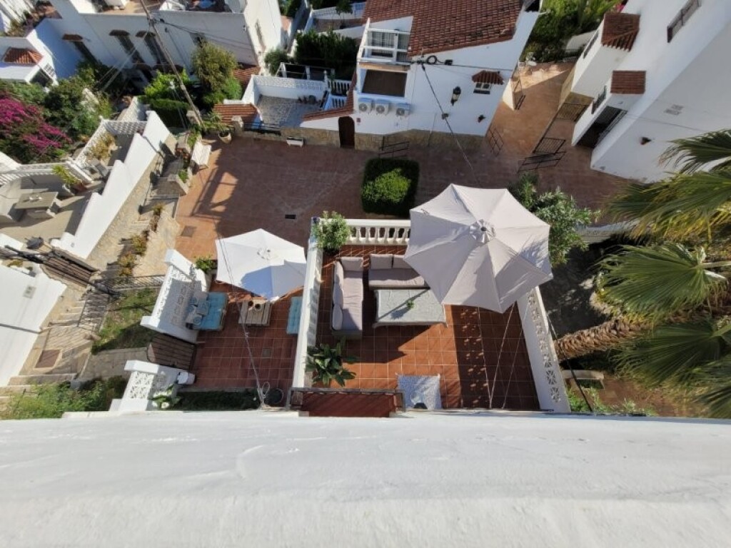 ESPECTACULAR ADOSADO DE 3 DORMITORIOS EN VENTA EN MANILVA PU - foto 19