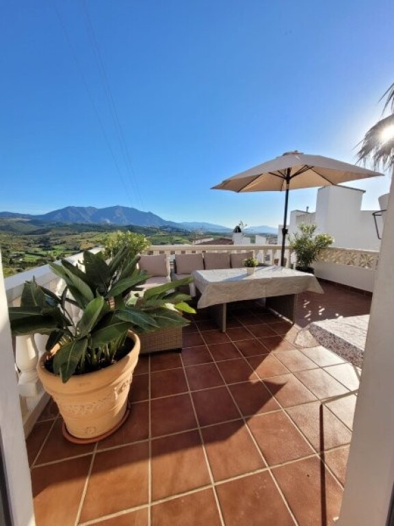 ESPECTACULAR ADOSADO DE 3 DORMITORIOS EN VENTA EN MANILVA PU - foto 21