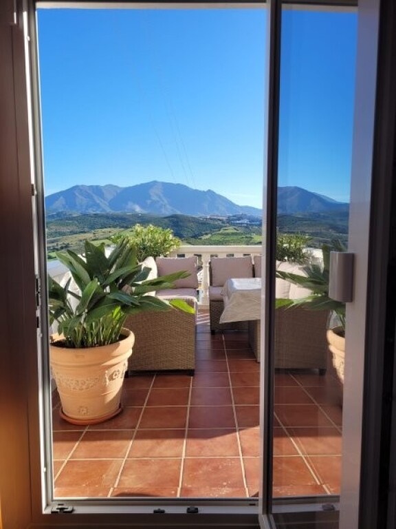 ESPECTACULAR ADOSADO DE 3 DORMITORIOS EN VENTA EN MANILVA PU - foto 22