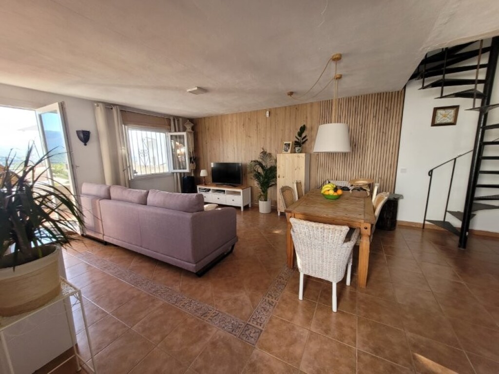 ESPECTACULAR ADOSADO DE 3 DORMITORIOS EN VENTA EN MANILVA PU - foto 23