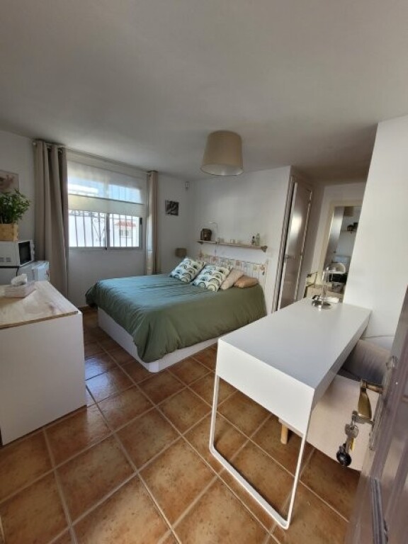 ESPECTACULAR ADOSADO DE 3 DORMITORIOS EN VENTA EN MANILVA PU - foto 25