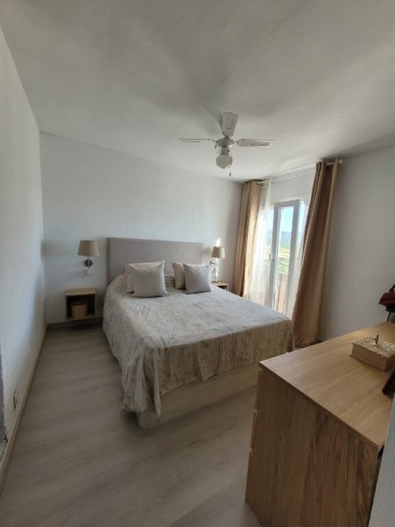 ESPECTACULAR ADOSADO DE 3 DORMITORIOS EN VENTA EN MANILVA PU - foto 26