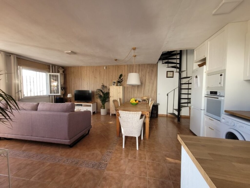 ESPECTACULAR ADOSADO DE 3 DORMITORIOS EN VENTA EN MANILVA PU - foto 30