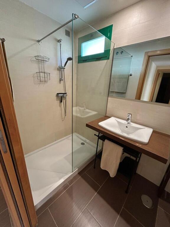 SE VENDE  PRECIOSO PISO  ENTRE ESTEPONA Y MARBELLA EN UN ENT - foto 14