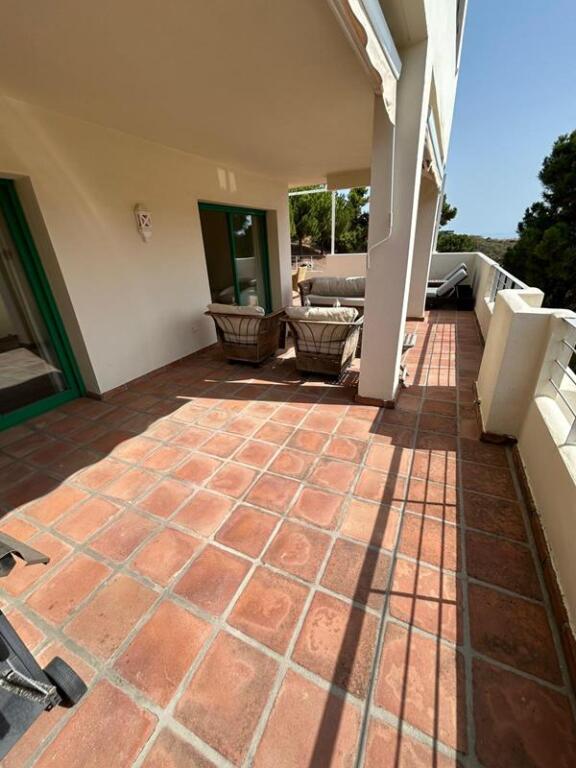 SE VENDE  PRECIOSO PISO  ENTRE ESTEPONA Y MARBELLA EN UN ENT - foto 27
