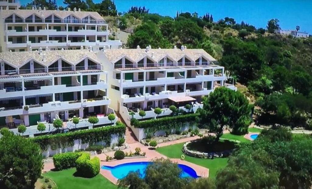 SE VENDE  PRECIOSO PISO  ENTRE ESTEPONA Y MARBELLA EN UN ENT - foto 33