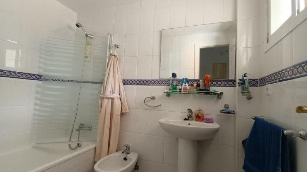 BONITO PISO CON GRAN TERRAZA, GARAJE Y TRASTERO, ¡NO LE FALT - foto 6