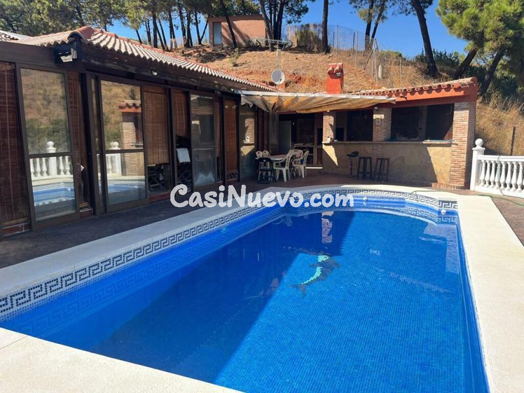 SE VENDE PARCELA RUSTICA DE 4000M2 CON UNA PRECIOSA CASA LEGALIZADA.