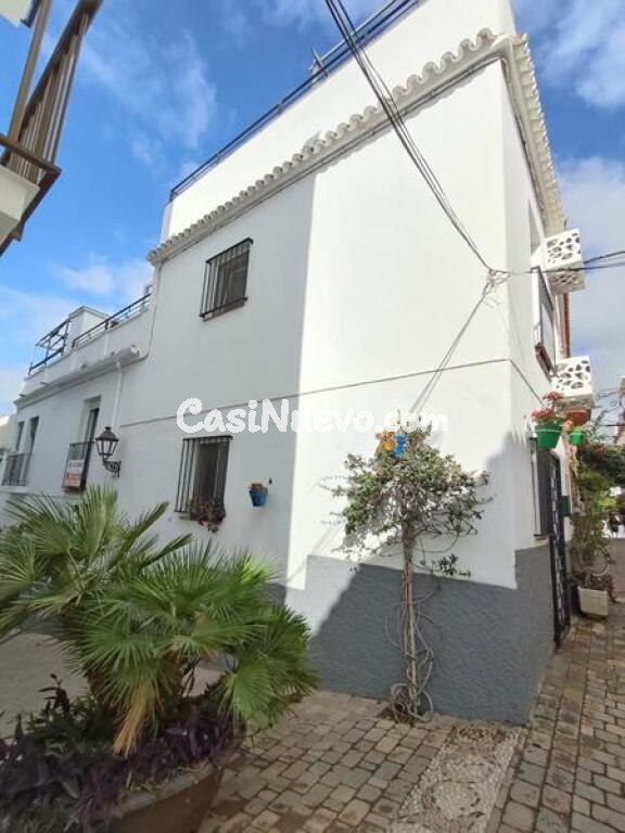 ¡EXCLUSIVA VIVIENDA REFORMADA EN EL CORAZÓN DE ESTEPONA!