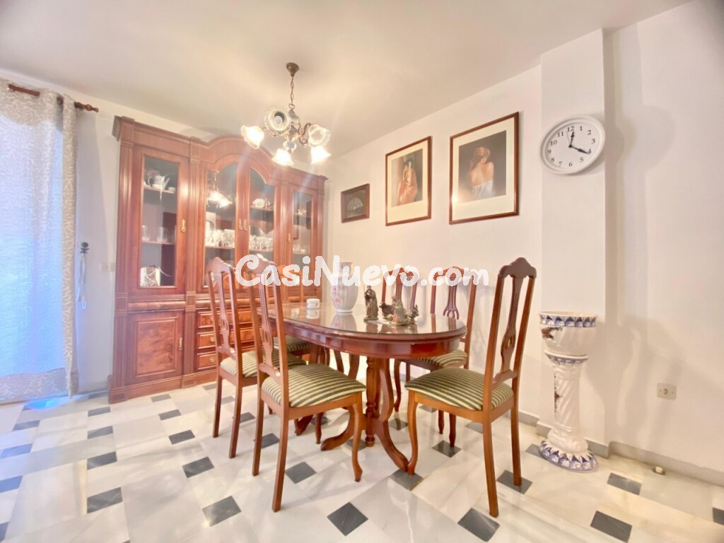 AMPLIA VIVIENDA FAMILIAR EN CIUDAD JARDÍN – MÁLAGA