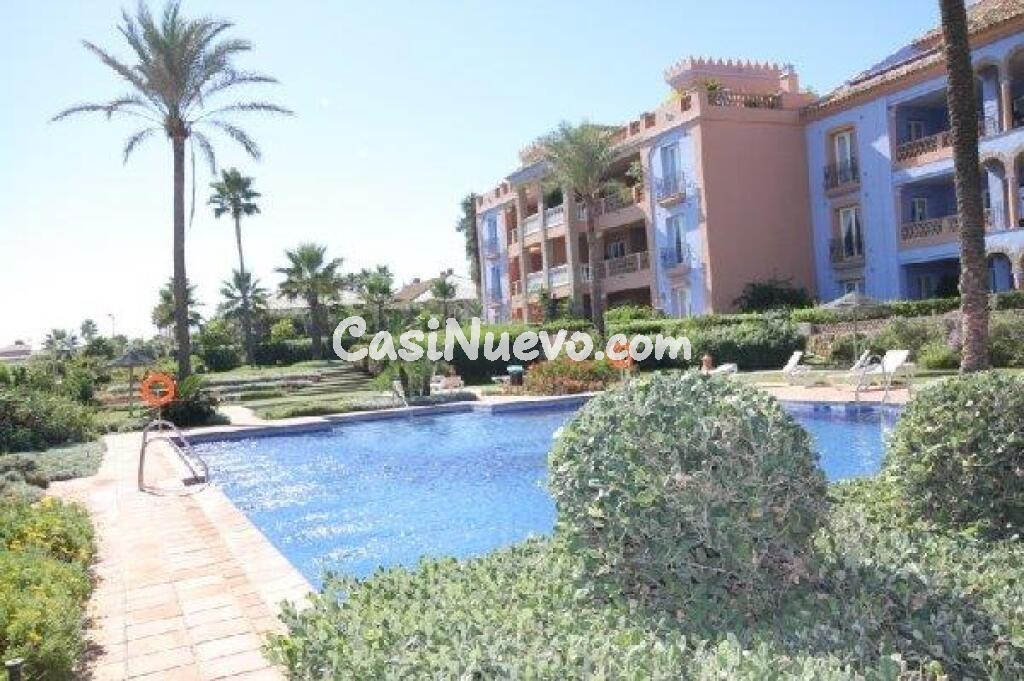 ESTUPENDO PISO EN  PRIMERA LÍNEA DE MAR EN CASARES COSTA