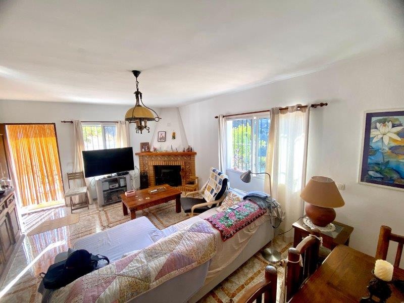 EN LOS MONTES DE MÁLAGA, SE ENCUENTRA A LA VENTA ESTA ATRACT - foto 2