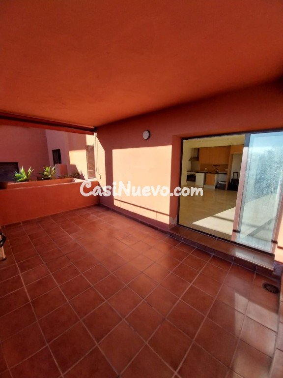 ¡VIVIENDA DE 2 DORMITORIOS A UN PASO DEL MAR EN ESTEPONA!