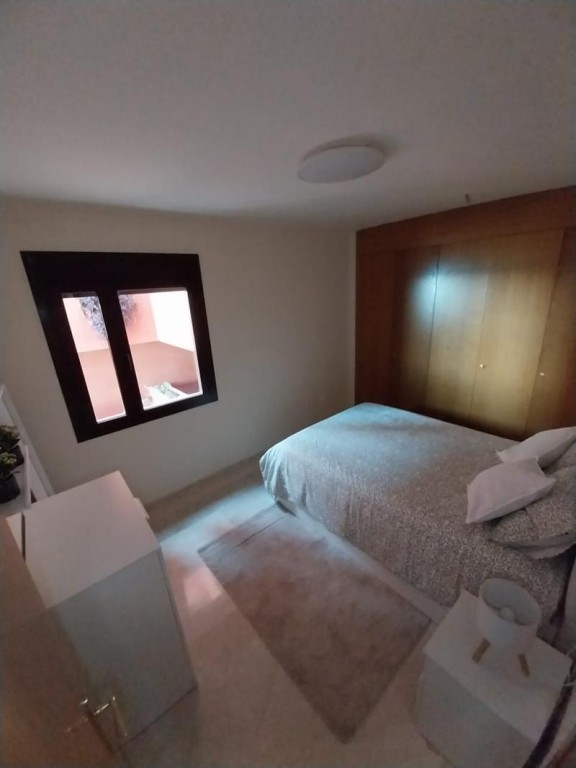¡OPORTUNIDAD ÚNICA EN ESTEPONA: PISO AMUEBLADO CON VISTAS AL - foto 5
