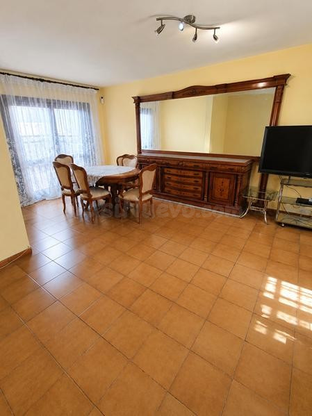 CASA ADOSADA CON UN EMPLAZAMIENTO ÚNICO EN CENTRO ESTEPONA