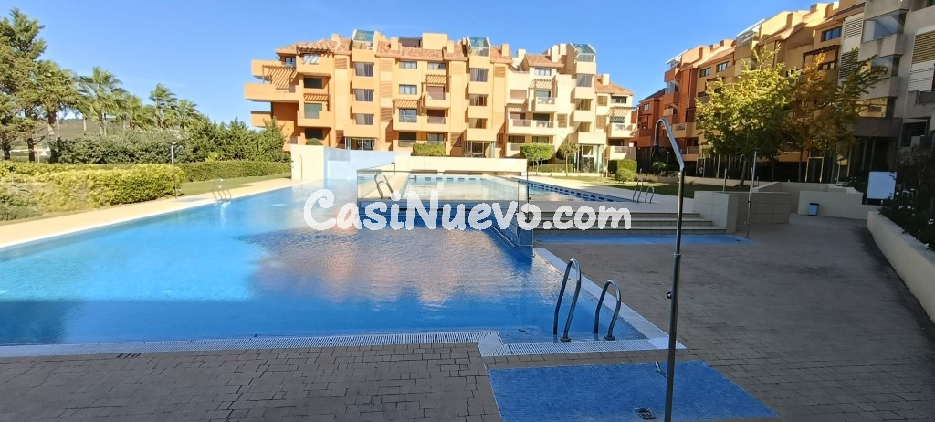 ESPECTACULAR PISO DE LUJO EN LA MARINA DE SOTOGRANDE