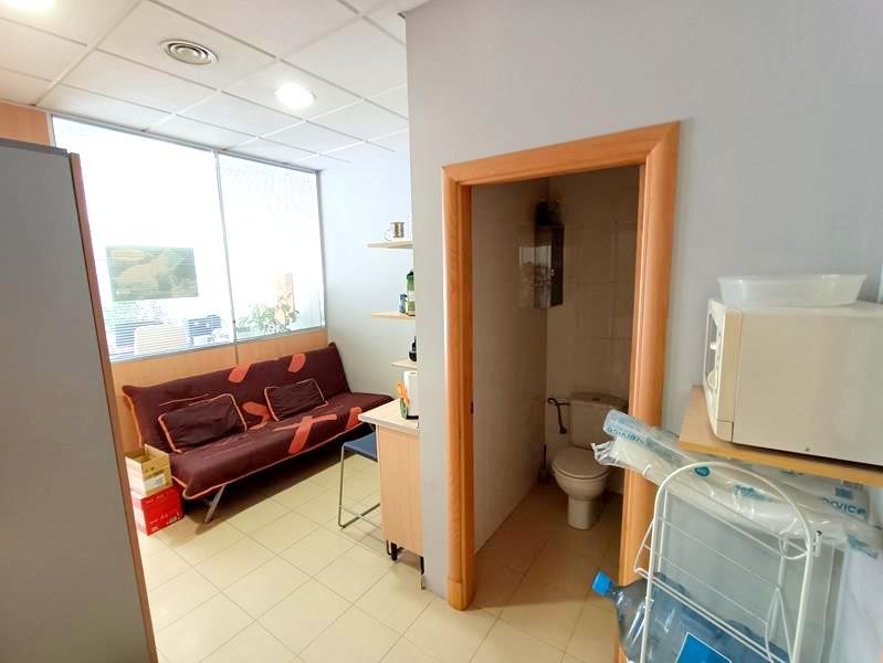 ESTUPENDO LOCAL, ¡IDEAL PARA SU NEGOCIO, SIN NECESIDAD DE RE - foto 5